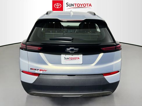 Used 2023 Chevrolet Bolt EUV LT w/ Convenience Package image 5