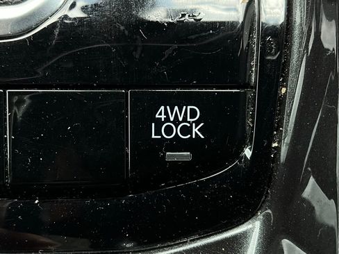 Used 2025 Jeep Compass Latitude image 22