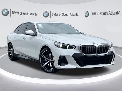 New 2026 BMW 530i w/ M Sport Package RWD image 2