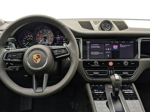 Used 2023 Porsche Macan S image 40