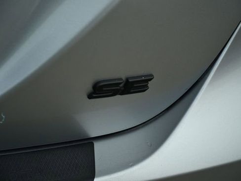 Used 2024 Toyota Camry SE image 12