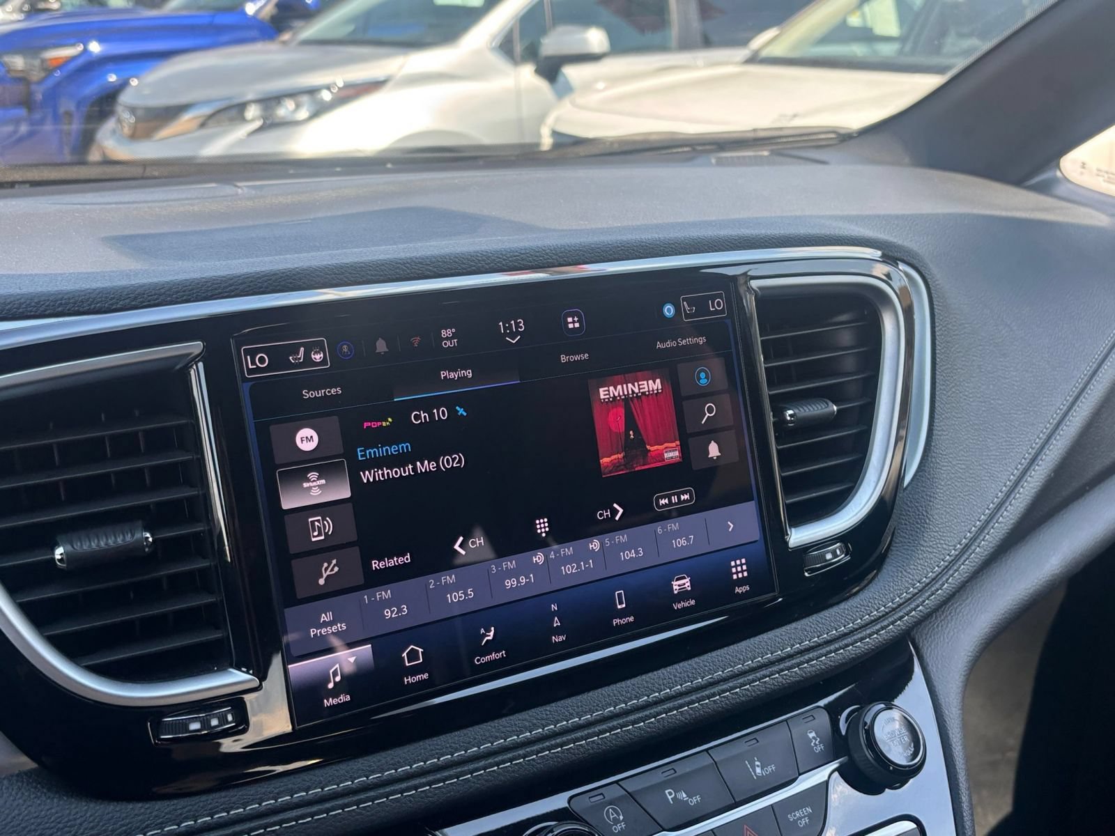 Used 2025 Chrysler Pacifica Limited FWD image 20