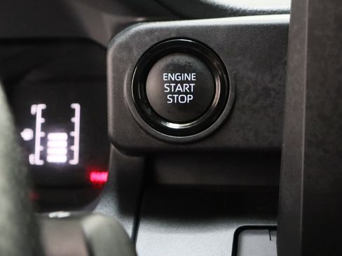 Used 2025 Toyota Tacoma SR RWD image 17