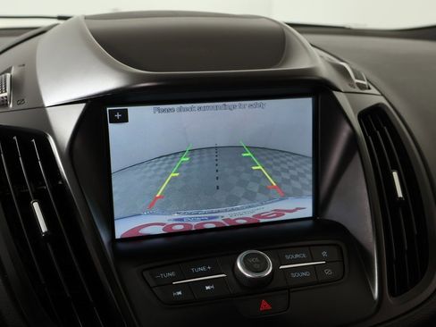 Used 2019 Ford Escape SE image 6