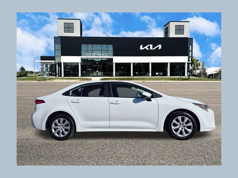 Used 2024 Toyota Corolla LE image 1