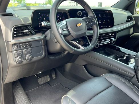 Certified 2025 Chevrolet Suburban Premier AWD/4WD image 22