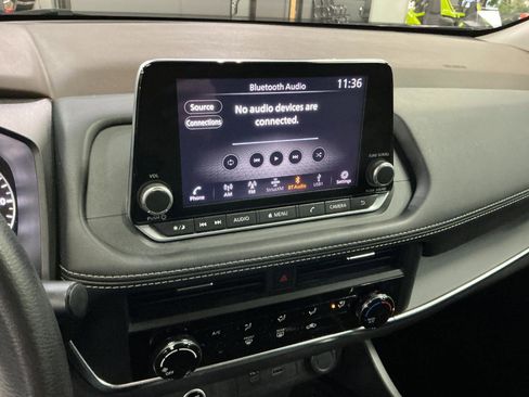 Used 2023 Nissan Rogue S image 16