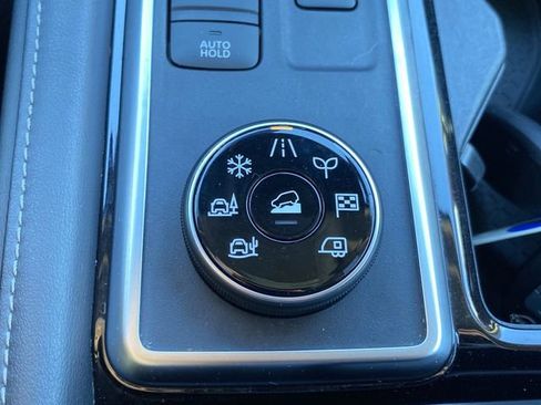 Used 2022 Nissan Pathfinder SL w/ SL Premium Package image 24