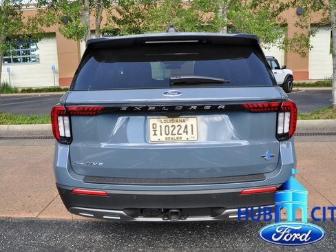 New 2026 Ford Explorer Active w/ Active Comfort Package RWD image 4