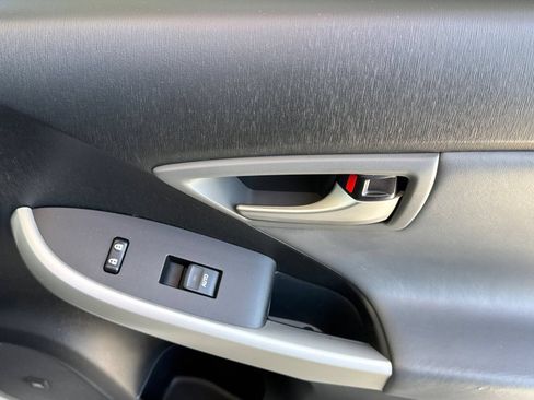 Used 2013 Toyota Prius Five FWD image 22