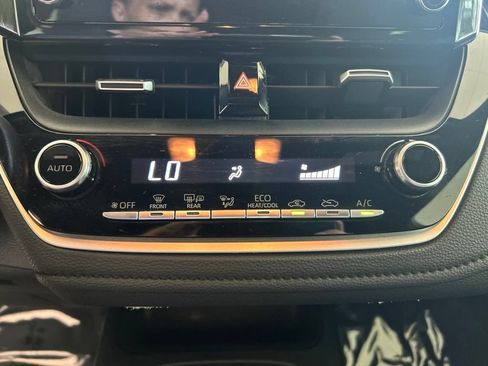Used 2020 Toyota Corolla SE FWD image 41