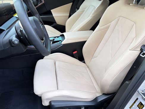 Used 2025 BMW X3 xDrive30i w/ Premium Package image 5