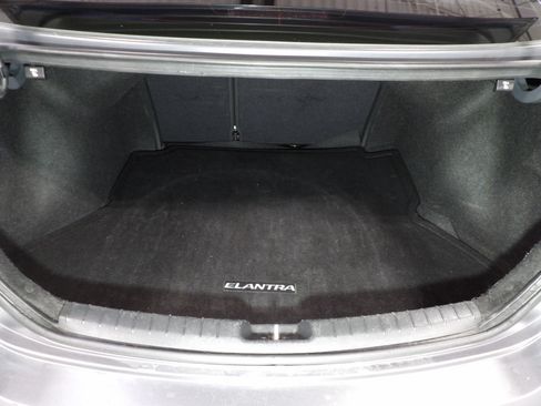 Used 2018 Hyundai Elantra Value Edition FWD image 7