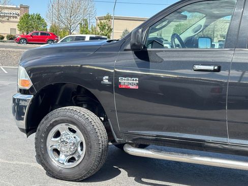 Used 2011 RAM 2500 SLT AWD/4WD image 6