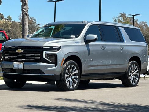 New 2026 Chevrolet Suburban High Country AWD/4WD image 8