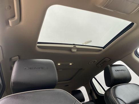 Used 2017 GMC Acadia Denali image 7