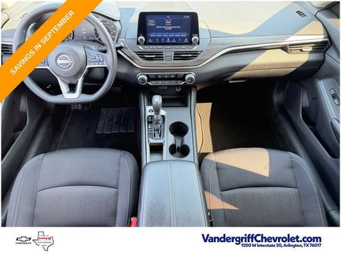 Used 2025 Nissan Altima 2.5 SV FWD image 10