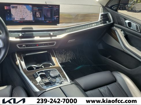 Used 2023 BMW X7 xDrive40i AWD/4WD image 19