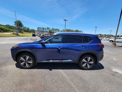 Used 2023 Nissan Rogue SL w/ SL Premium Package FWD image 2