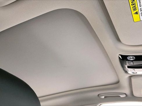 Used 2023 Kia Sorento SX image 22