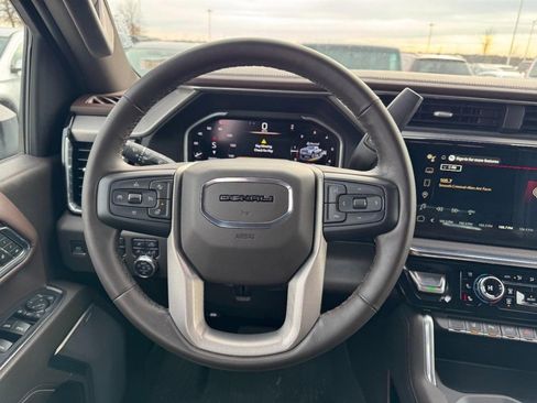 Used 2024 GMC Sierra 2500 Denali w/ Technology Package image 12