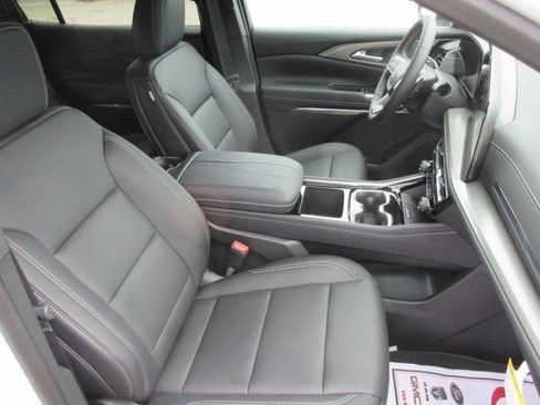 New 2026 Chevrolet Traverse LT w/ Midnight/Sport Edition FWD image 13