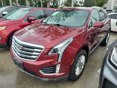 Used 2018 Cadillac XT5 FWD image 2