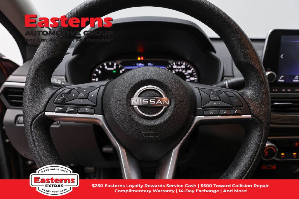 Used 2024 Nissan Altima 2.5 SV FWD image 11