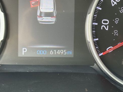 Used 2022 Toyota RAV4 LE FWD image 28