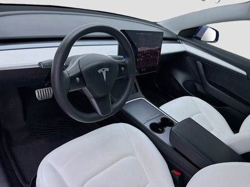 Used 2021 Tesla Model 3 Standard Range Plus RWD image 7