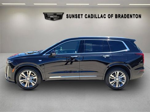 Certified 2023 Cadillac XT6 Premium Luxury AWD/4WD image 7