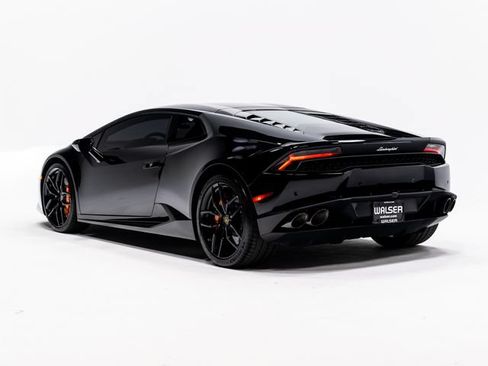 Used 2018 Lamborghini Huracan LP 610-4 AWD/4WD image 3