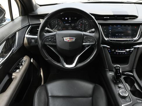 Certified 2023 Cadillac XT6 Premium Luxury w/ Technology Package AWD/4WD image 9