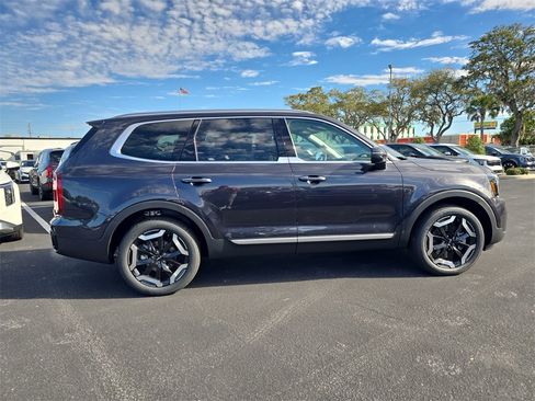 New 2025 Kia Telluride S image 9
