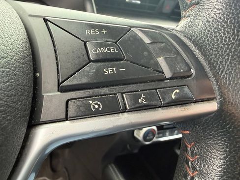 Used 2019 Nissan Kicks SR FWD image 17