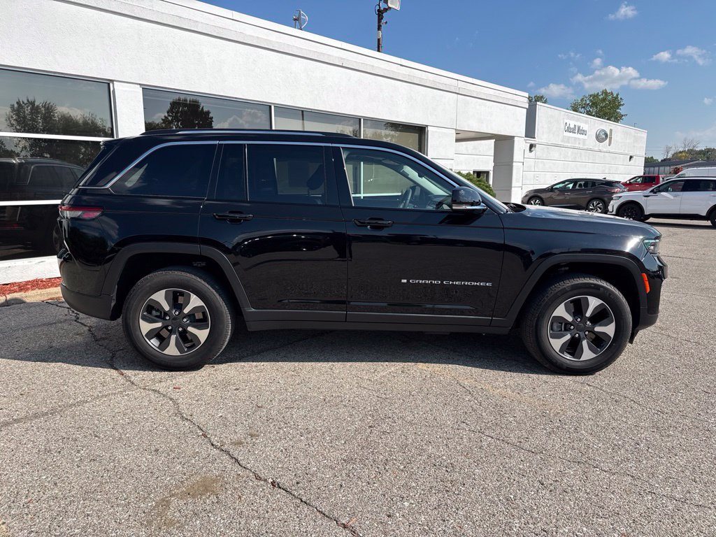 Used 2022 Jeep Grand Cherokee Limited 4xe AWD/4WD image 2