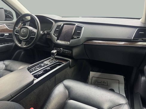 Used 2016 Volvo XC90 T6 Momentum w/ Momentum Plus Package AWD/4WD image 7