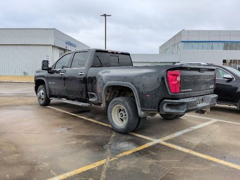Used 2022 Chevrolet Silverado 3500 High Country w/ Technology Package image 3