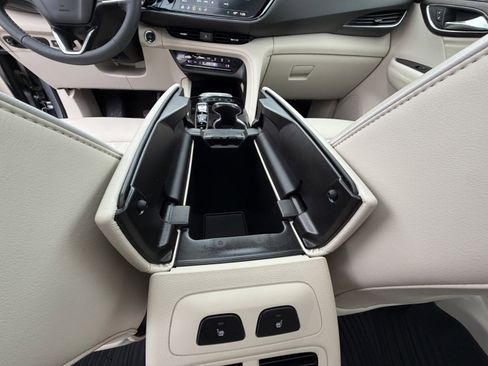 Used 2022 Buick Envision Avenir w/ Technology Package II image 28