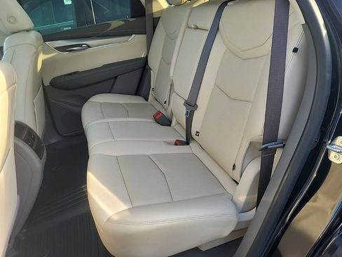 Used 2022 Cadillac XT5 Premium Luxury FWD image 10
