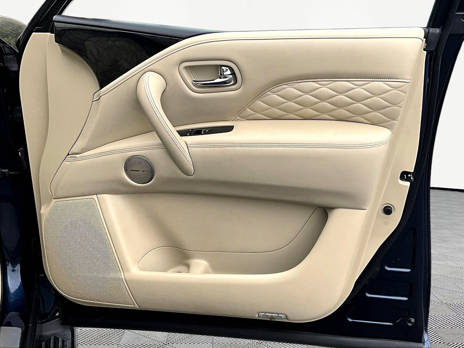 Used 2020 INFINITI QX80 Luxe w/ Sensory Package AWD/4WD image 29