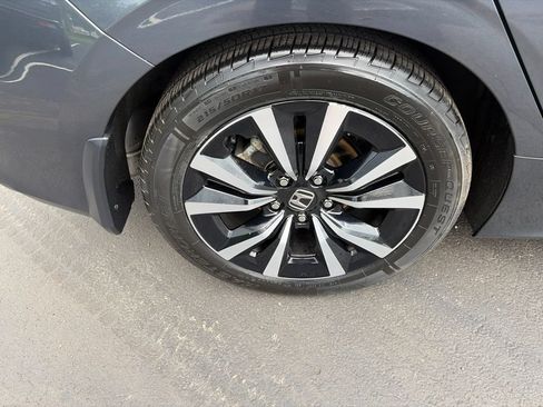 Used 2024 Honda Civic EX-L image 10