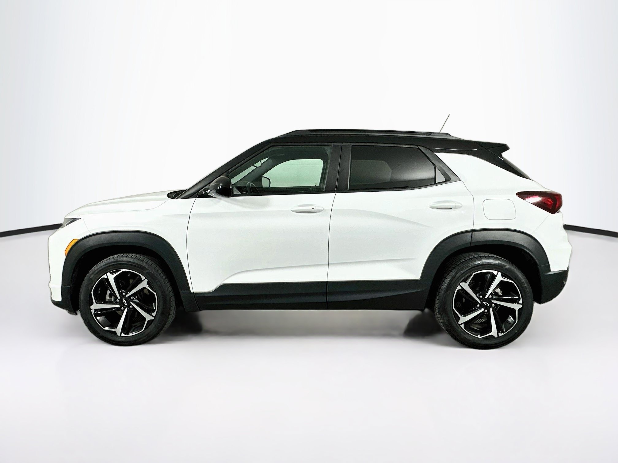 Used 2021 Chevrolet TrailBlazer RS w/ Sun and Liftgate Package AWD/4WD image 4