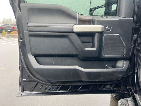 Used 2020 Ford F350 Lariat image 24