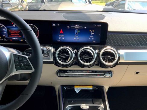 New 2025 Mercedes-Benz GLB 250 GLB 250 image 9