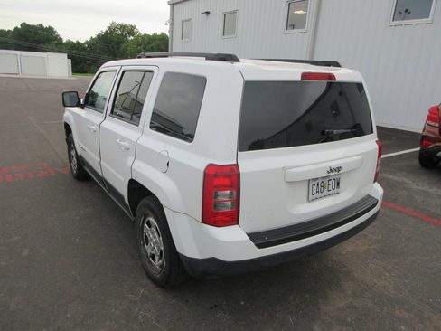 Used 2014 Jeep Patriot Sport w/ Power Value Group FWD image 4