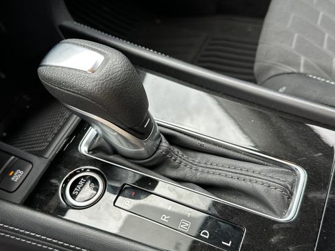 Used 2024 Nissan Kicks SV image 32