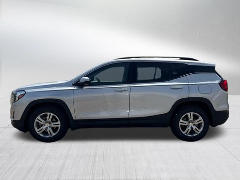 Used 2020 GMC Terrain SLE w/ Driver Convenience Package FWD image 4