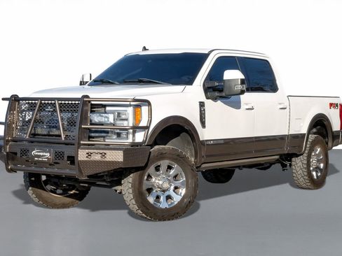 Used 2019 Ford F250 King Ranch w/ King Ranch Ultimate Package image 4