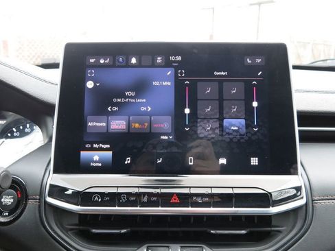 Used 2023 Jeep Compass Limited image 26